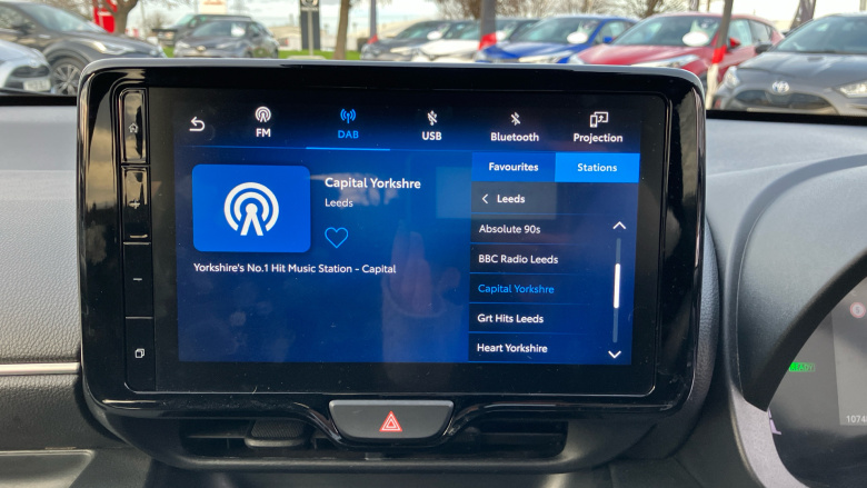 Toyota Yaris 1.5 Hybrid Design 5dr CVT Hybrid Hatchback